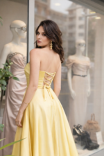 Abito da cerimonia  in mikado con corpetto strutturato - immagine 15